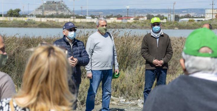 Την ανάπλαση του Lady’s Mile συζήτησαν Δήμαρχος Λεμεσού και Οικολόγοι