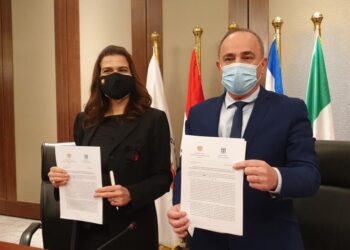 Οι Υπ. Ενέργειας Κύπρου-Ισραήλ υπέγραψαν στο Κάιρο την επιστολή για τα Αφροδίτη και Ισάι