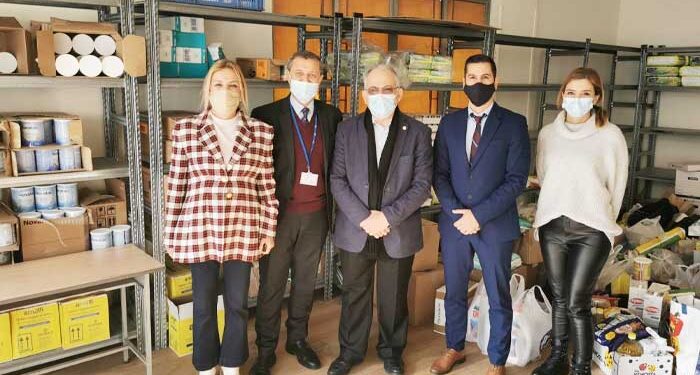 άπορες οικογένειες