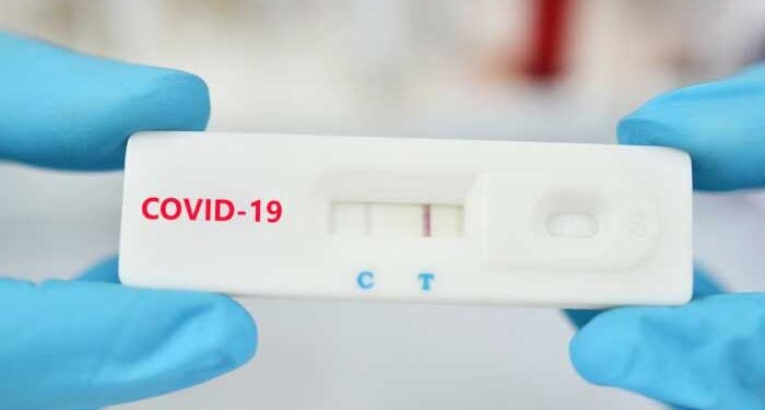 Αναθεωρημένος κατάλογος με τα κλινικά εργαστήρια ανοιχτά το τριήμερο της Πρωτοχρονιάς