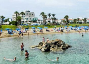 Διαμαρτυρία για την προκήρυξη προσφορών για παραλίες στο Παραλίμνι