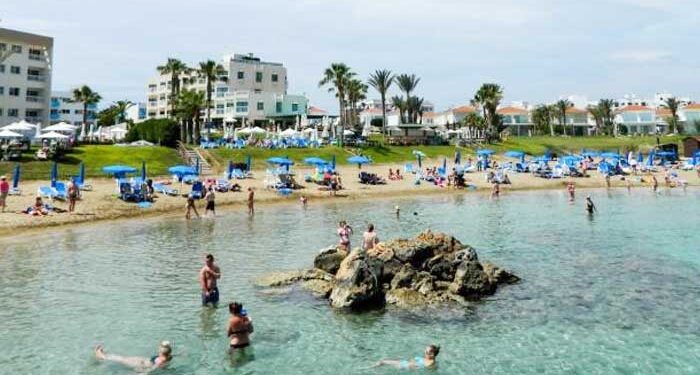 Διαμαρτυρία για την προκήρυξη προσφορών για παραλίες στο Παραλίμνι