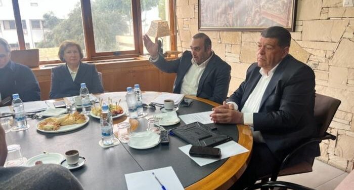 Στο Παραλίμνι ο Καρούσος - 1 εκατ. ευρώ χορηγία για τα πεζοδρόμια