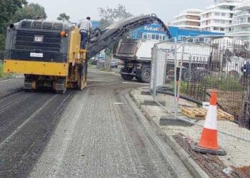 Προχωρούν οι εργασίες συντήρησης δρόμων στην Λάρνακα