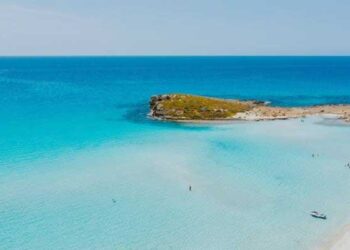 Το Nissi Beach και το Fig Tree Bay ανάμεσα στις καλύτερες παραλίες