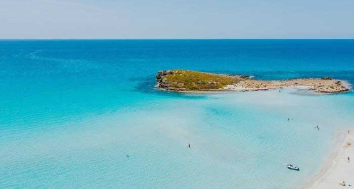 Το Nissi Beach και το Fig Tree Bay ανάμεσα στις καλύτερες παραλίες