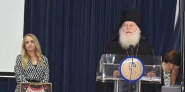 Φωτεινή Πορεία