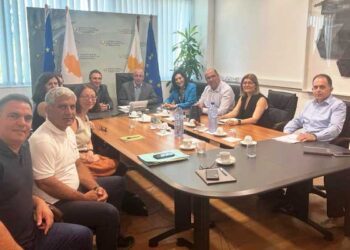 Συνάντηση Υπουργού Γεωργίας με Δήμαρχο Λάρνακας για το Κέντρο Περιβαλλοντικής Ενημέρωσης στις Αλυκές Λάρνακας