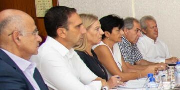 Σύσκεψη Προέδρων Κοινοτικών Συμβουλίων της επαρχίας Πάφου με ΥΠΕΣ