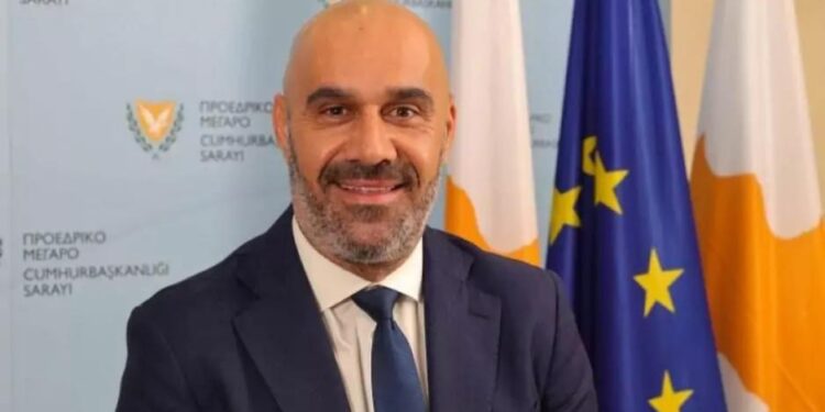 παραίτηση Χατζηζαχαρία