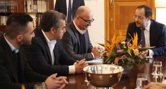 Δήμαρχος Δερύνειας
