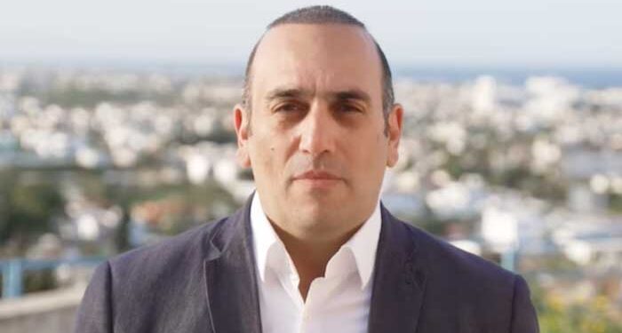 Γιάννης Καρούσος