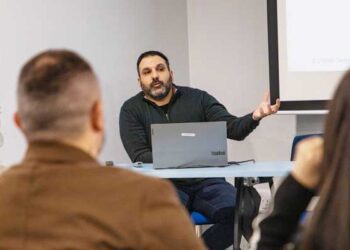 Καλλιτέχνες, Ακαδημαϊκοί και Επιχειρηματίες επισκέπτονται το CYENS