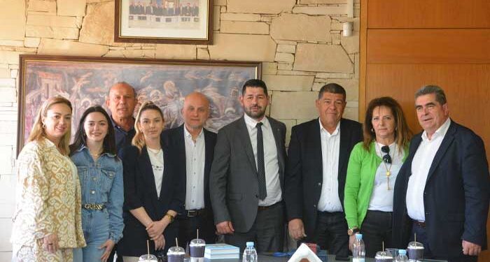 Στον Δήμο Παραλιμνίου αντιπροσωπεία του Δήμου Τρίπολης