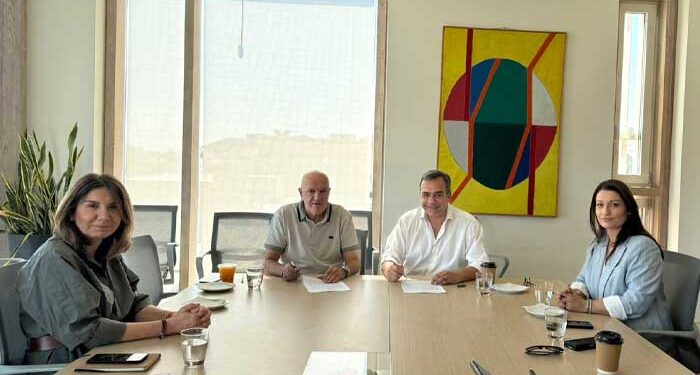 Συμφωνία μεταξύ Δήμου Λευκωσίας και ΚΟΑ για το Κολυμβητήριο Λευκωσίας