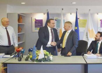 Yπογράφηκε η σύμβαση για την προκήρυξη διαγωνισμού για τη μαρίνα Πάφου