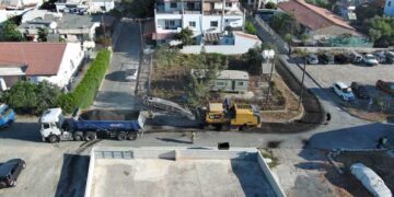 Επίσκεψη Δημάρχου και Προέδρου ΕΟΑ Λάρνακας σε έργα στην περιοχή Αγίου Λαζάρου