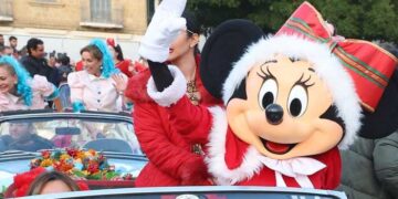 Σε ρυθμούς Χριστουγέννων η Πρωτεύουσα