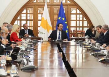 Ενημέρωσε τους αρχηγούς ο Πρόεδρος