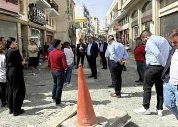 Επιτόπια επίσκεψη Βύρα στο εμπορικό κέντρο της πόλης