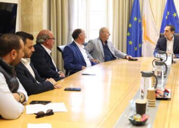 Στο ΥΠΕΣ οι Αντιδήμαρχοι - Στο τραπέζι τα καθήκοντα