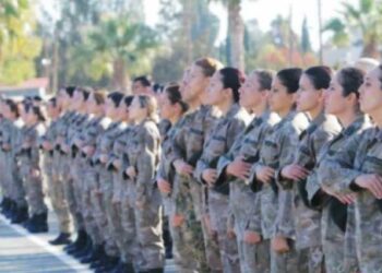 εθελοντική στράτευση γυναικών