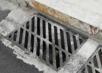 Καθαρισμός υπογείου φρεατίου σε αστικό περιβάλλον