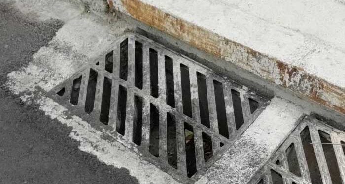 Καθαρισμός υπογείου φρεατίου σε αστικό περιβάλλον