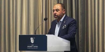 Γιώργος Νικολέττος