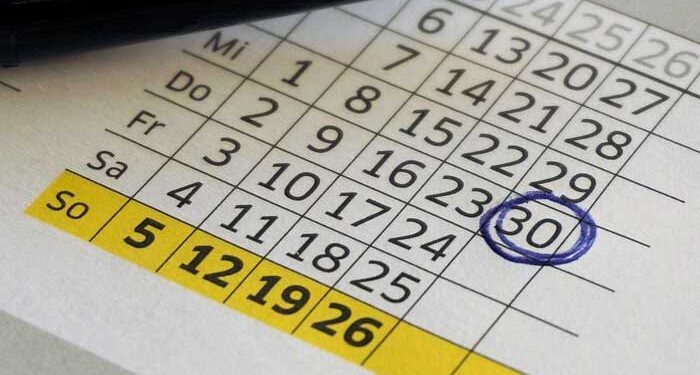 Οι αργίες του 2026 και τα τριήμερα