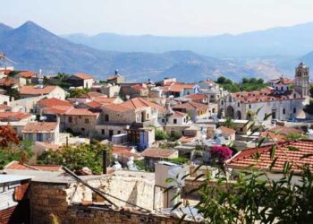 Λεύκαρα