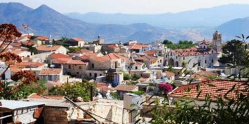 Λεύκαρα