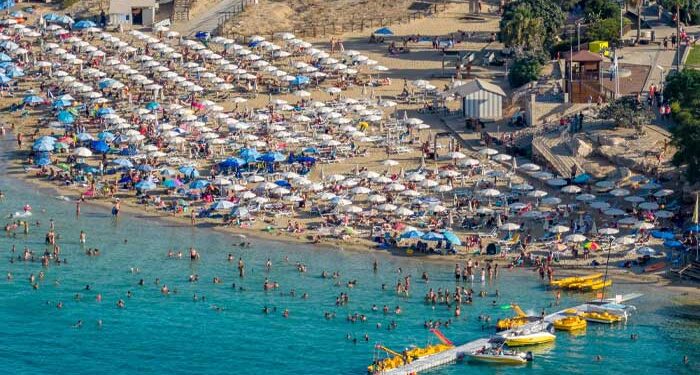 Το αδιαχώρητο στον Δήμο Παραλιμνίου - Δερύνειας – Χιλιάδες επισκέπτες το Σαββατοκύριακο