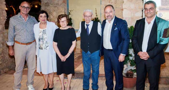 Τρεις Δήμαρχοι και 30 χρόνια ιστορίας τιμήθηκαν στη Δερύνεια